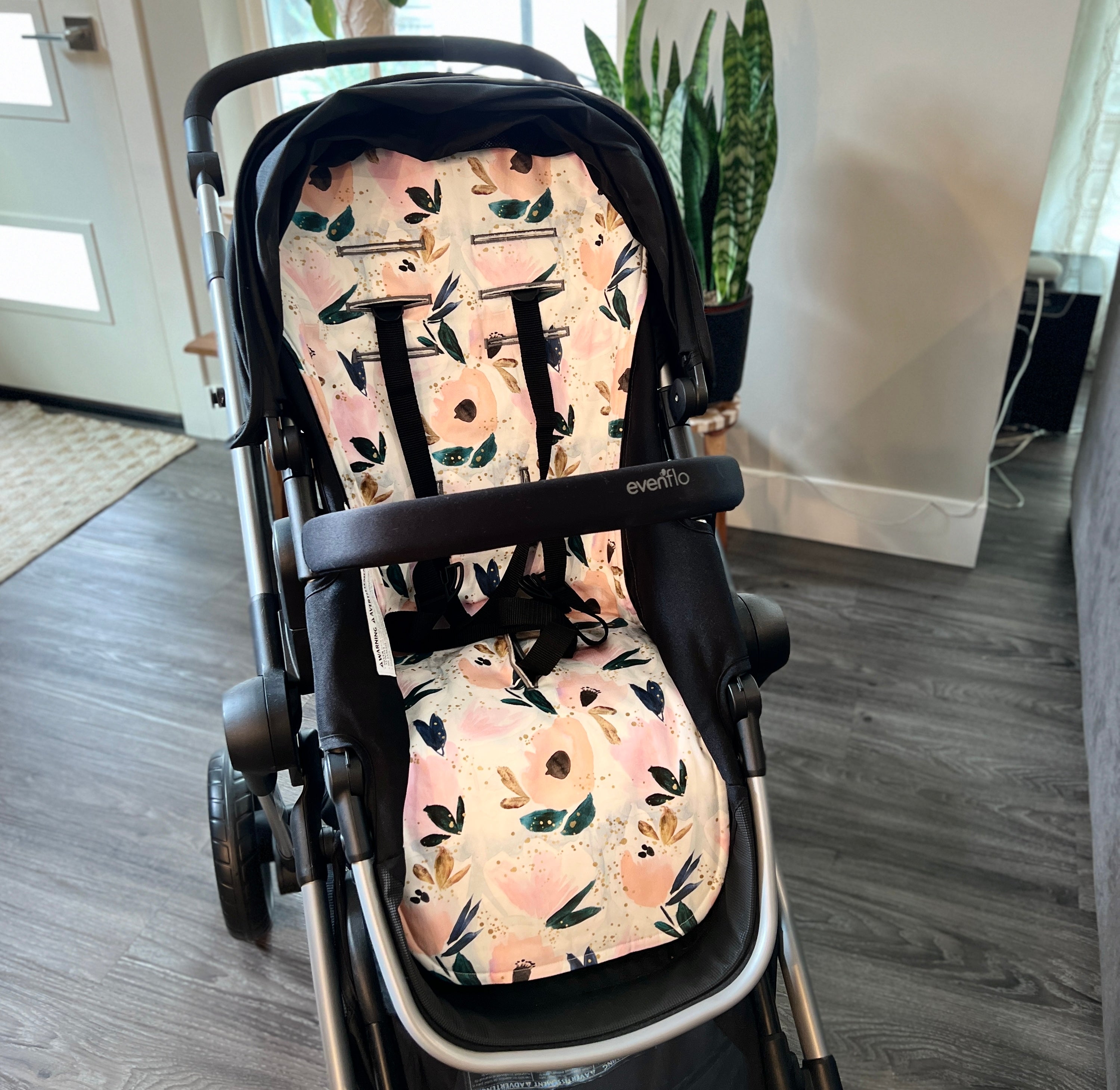 Universal fit stroller liner in dreamy floral