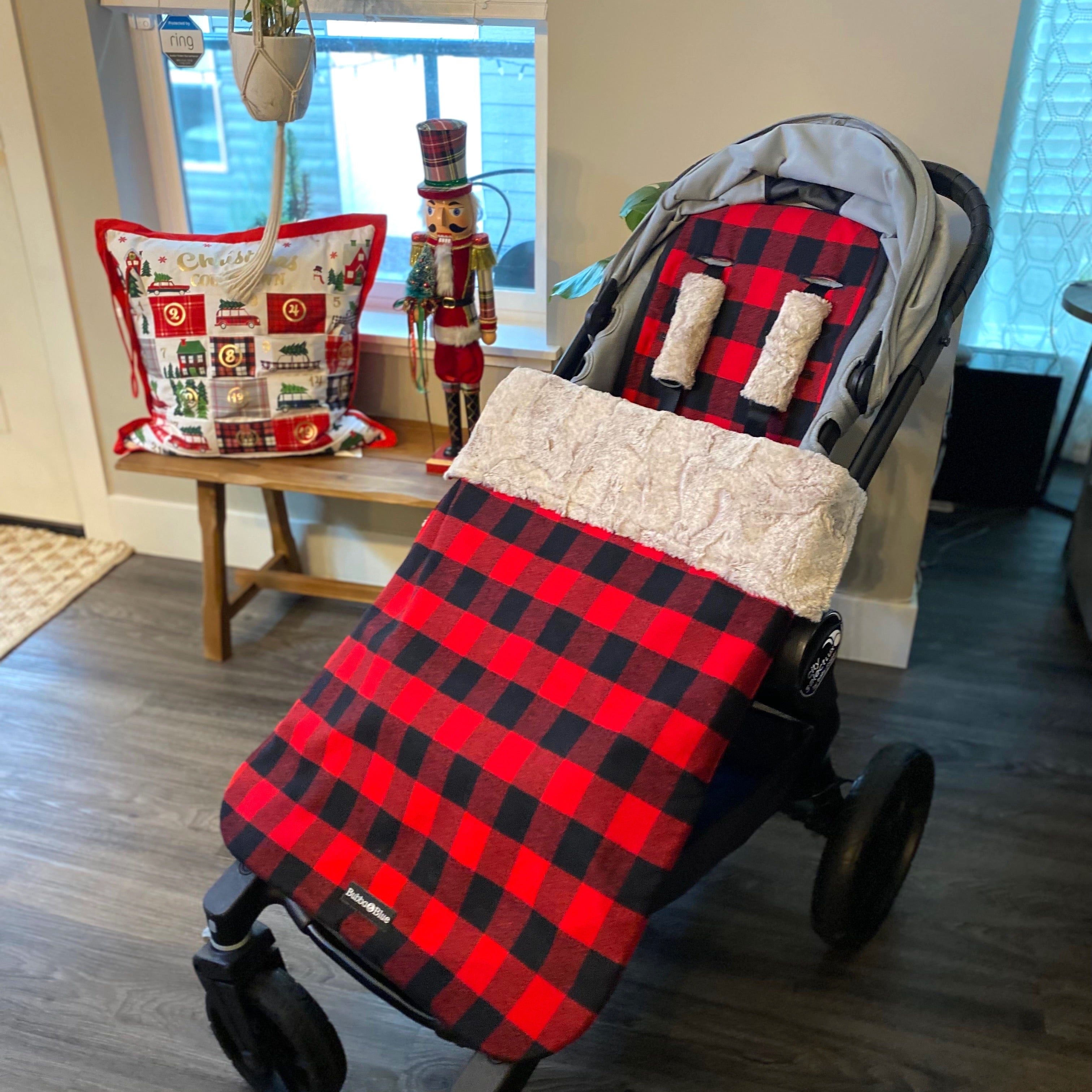 Uppababy vista or V2 in plaid